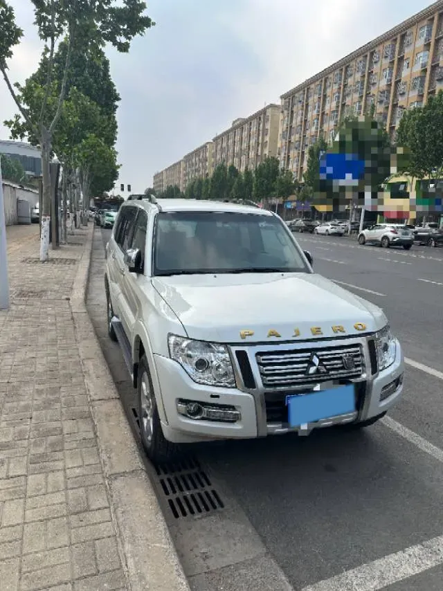 2019 Mitsubishi Pajero 3.0L 174HP V6 5AT,autocango,china used car exporter,china ev exporter,chinese used car exporter,chinese used ev exporter