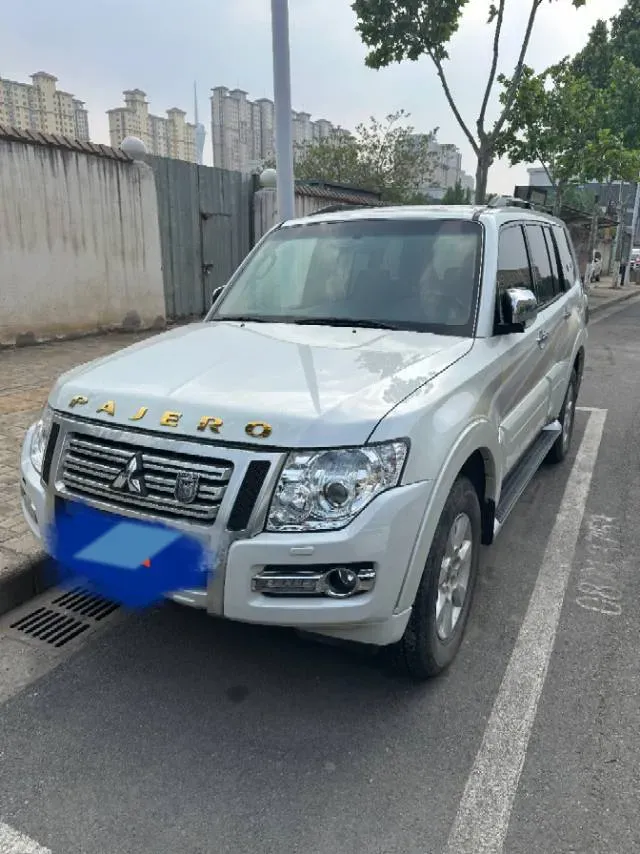 2019 Mitsubishi Pajero 3.0L 174HP V6 5AT,autocango,china used car exporter,china ev exporter,chinese used car exporter,chinese used ev exporter