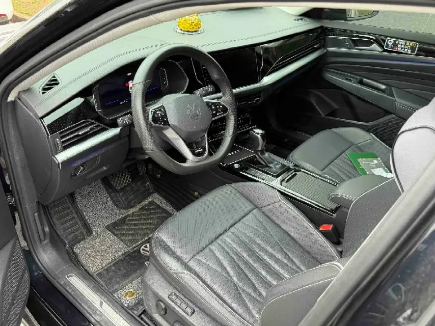 2023 Volkswagen Passat 2.0T 186HP L4 7DCT,autocango,china used car exporter,china ev exporter,chinese used car exporter,chinese used ev exporter