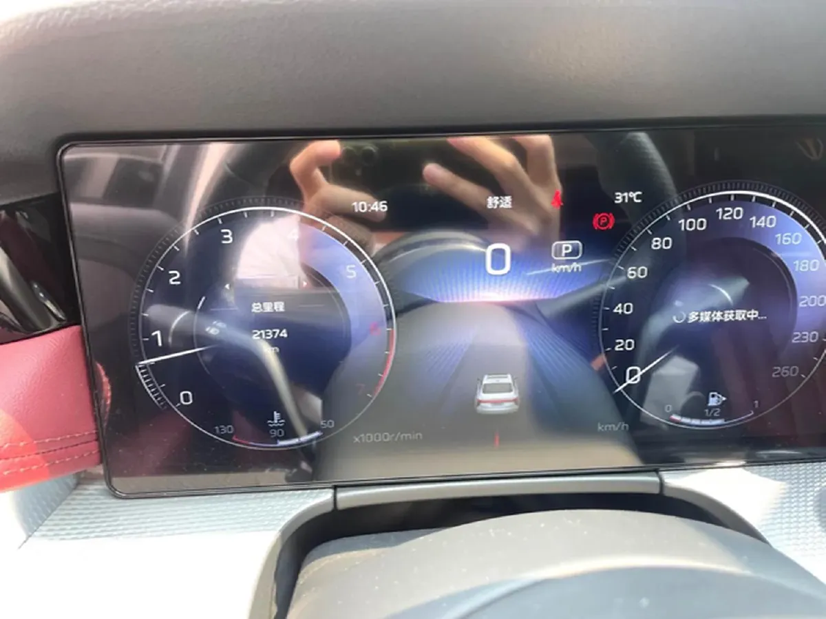 2023 HongQi H5 2.0T 224HP L4 8AT,autocango,china used car exporter,china ev exporter,chinese used car exporter,chinese used ev exporter