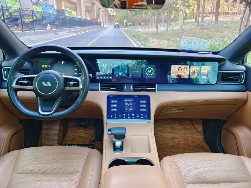 2021 Li ONE Range Extended 131HP REEV 40.5KWH,autocango,china used car exporter,china ev exporter,chinese used car exporter,chinese used ev exporter