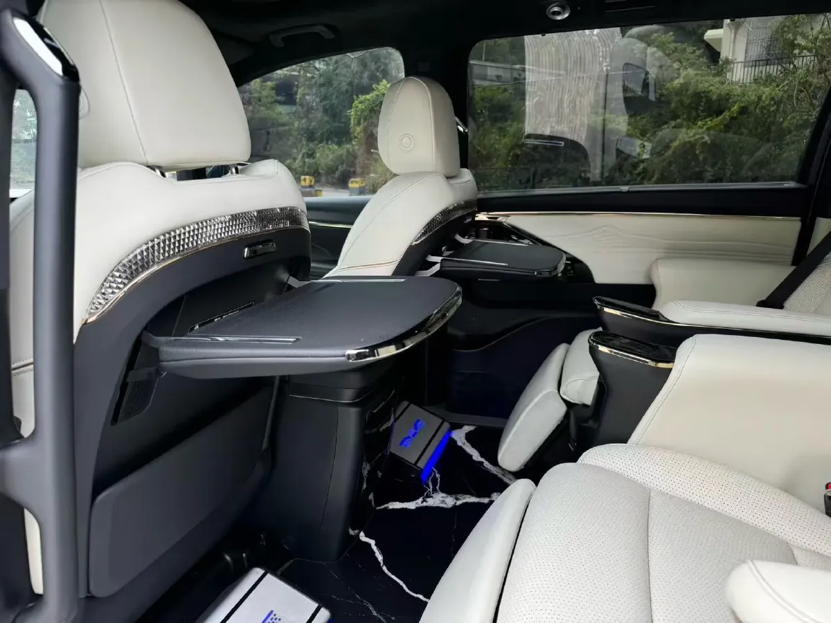 2023 GAC Trumpchi M8 2.0T 252HP L4 8AT,autocango,china used car exporter,china ev exporter,chinese used car exporter,chinese used ev exporter