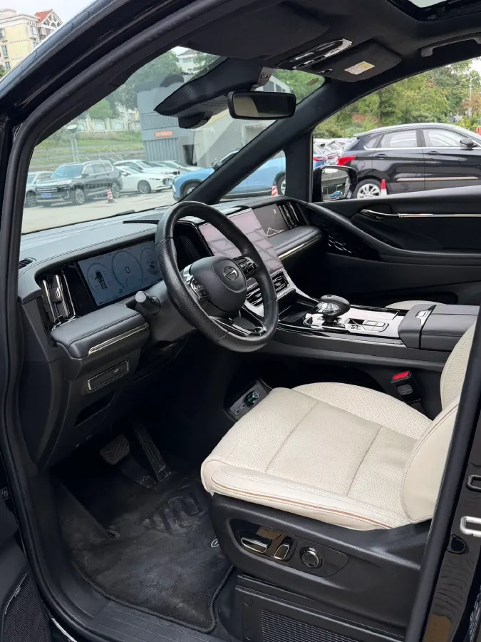 2023 GAC Trumpchi M8 2.0T 252HP L4 8AT,autocango,china used car exporter,china ev exporter,chinese used car exporter,chinese used ev exporter