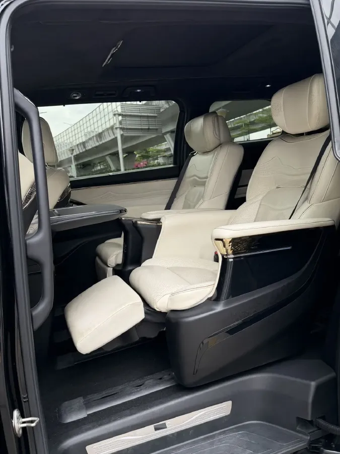 2023 GAC Trumpchi M8 2.0T 252HP L4 8AT,autocango,china used car exporter,china ev exporter,chinese used car exporter,chinese used ev exporter