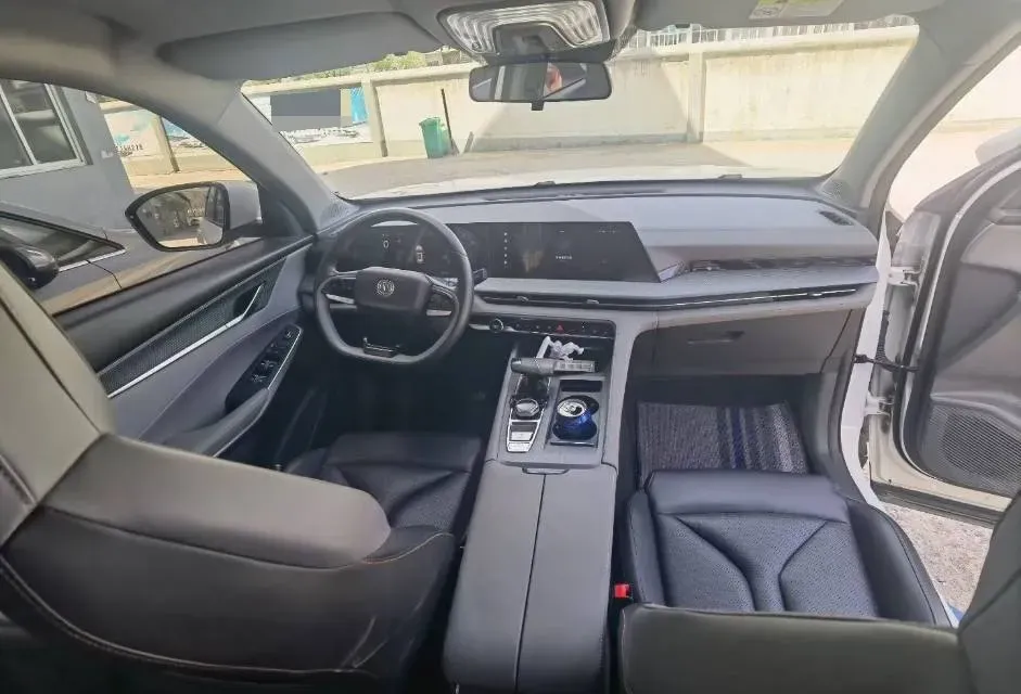 2022 ChangAn CS75 Plus 2.0T 233HP L4 8AT,autocango,china used car exporter,china ev exporter,chinese used car exporter,chinese used ev exporter