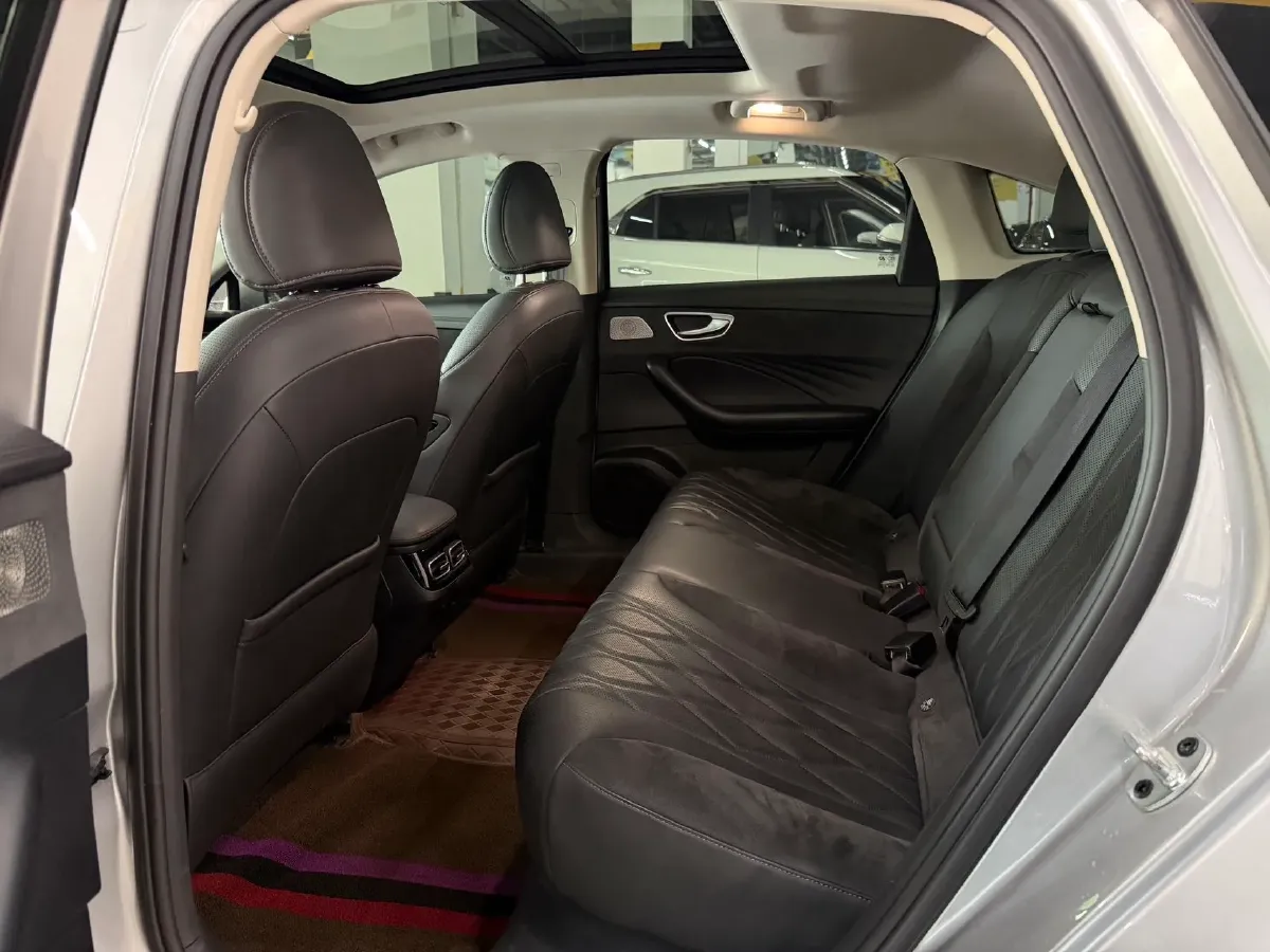 2023 Roewe D7 1.5L 112HP L4 1DHT PHEV 21.4KWH,autocango,china used car exporter,china ev exporter,chinese used car exporter,chinese used ev exporter