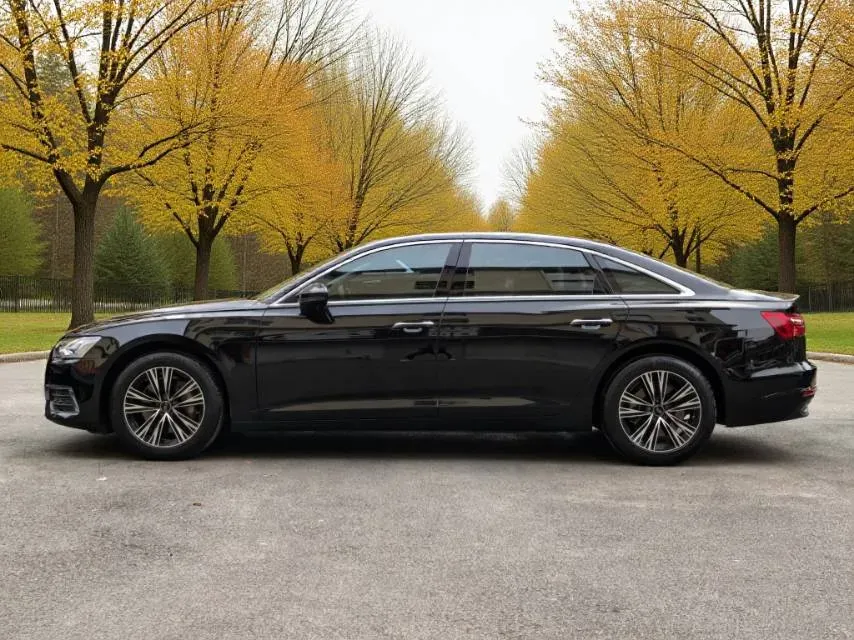 2022 Audi A6L 2.0T 190HP L4 7DCT,autocango,china used car exporter,china ev exporter,chinese used car exporter,chinese used ev exporter