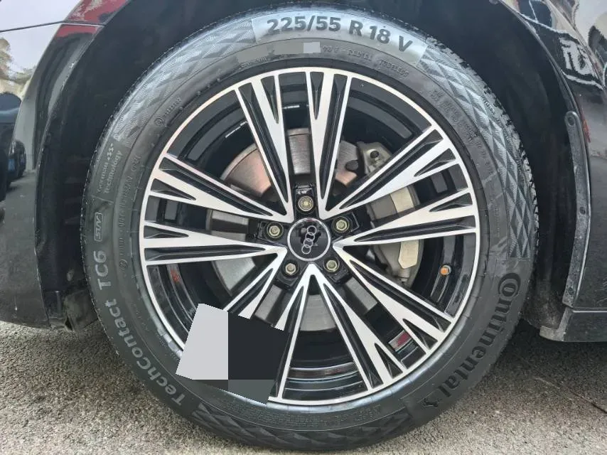 2022 Audi A6L 2.0T 190HP L4 7DCT,autocango,china used car exporter,china ev exporter,chinese used car exporter,chinese used ev exporter