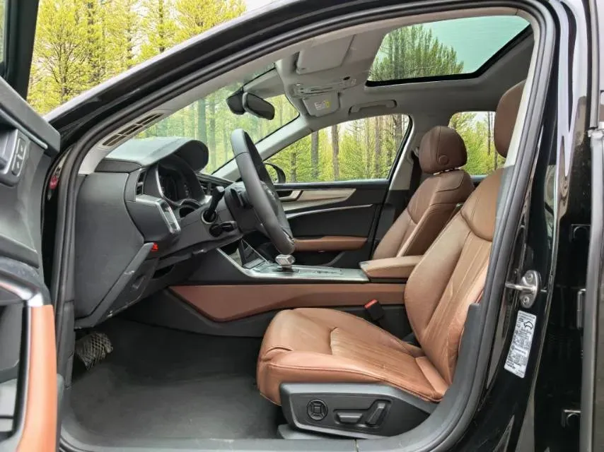 2022 Audi A6L 2.0T 190HP L4 7DCT,autocango,china used car exporter,china ev exporter,chinese used car exporter,chinese used ev exporter