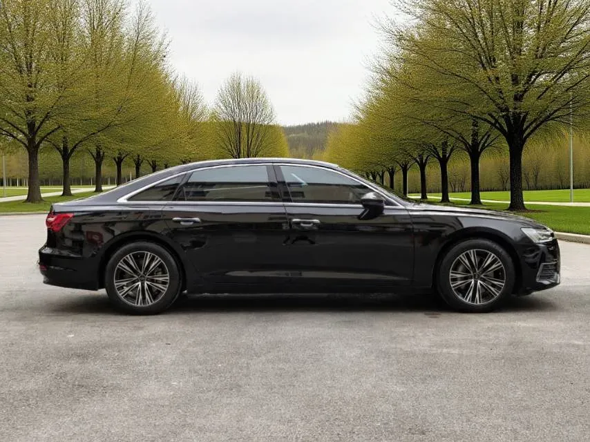 2022 Audi A6L 2.0T 190HP L4 7DCT,autocango,china used car exporter,china ev exporter,chinese used car exporter,chinese used ev exporter