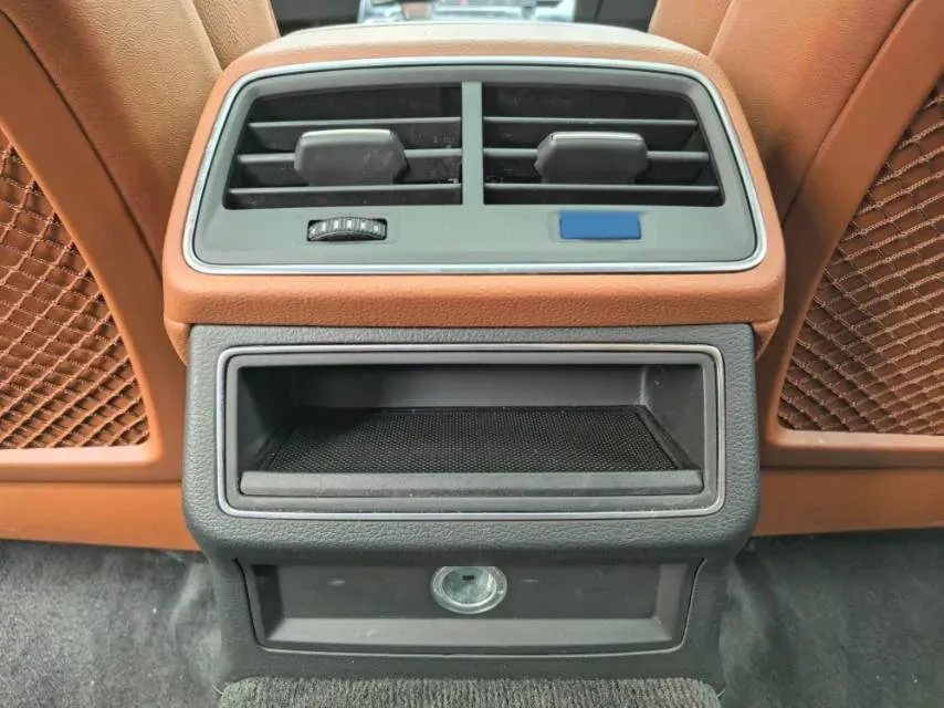 2022 Audi A6L 2.0T 190HP L4 7DCT,autocango,china used car exporter,china ev exporter,chinese used car exporter,chinese used ev exporter