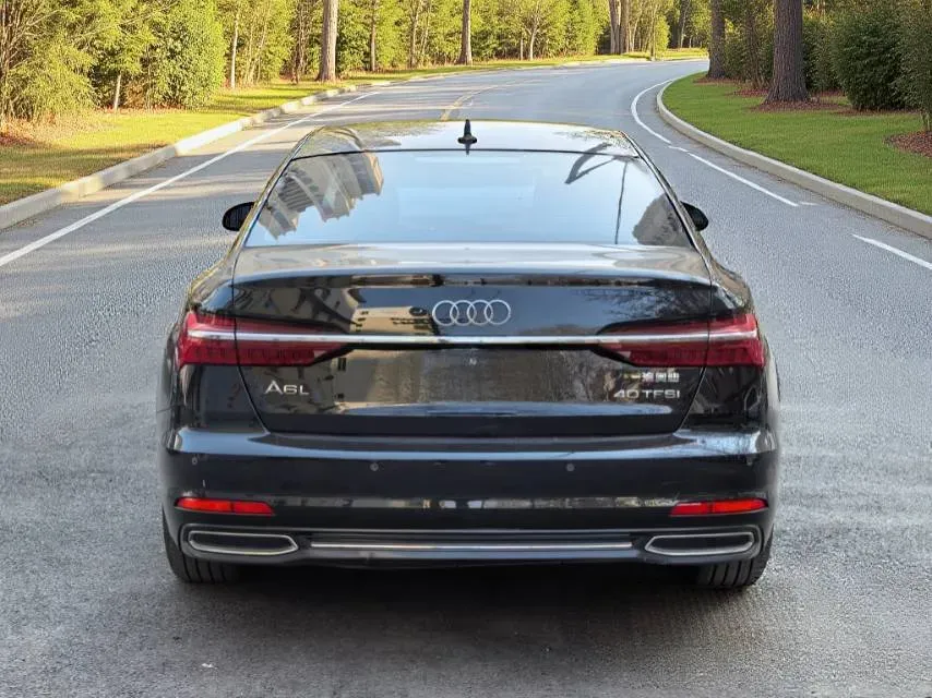 2022 Audi A6L 2.0T 190HP L4 7DCT,autocango,china used car exporter,china ev exporter,chinese used car exporter,chinese used ev exporter