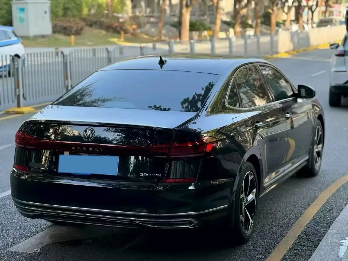 2025 Volkswagen Passat 2.0T 220HP L4 7DCT,autocango,china used car exporter,china ev exporter,chinese used car exporter,chinese used ev exporter