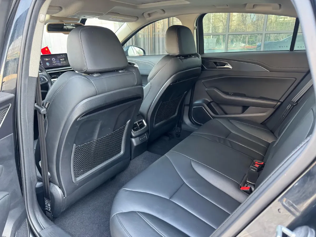 2020 HongQi H5 1.8T 197HP L4 6AT,autocango,china used car exporter,china ev exporter,chinese used car exporter,chinese used ev exporter