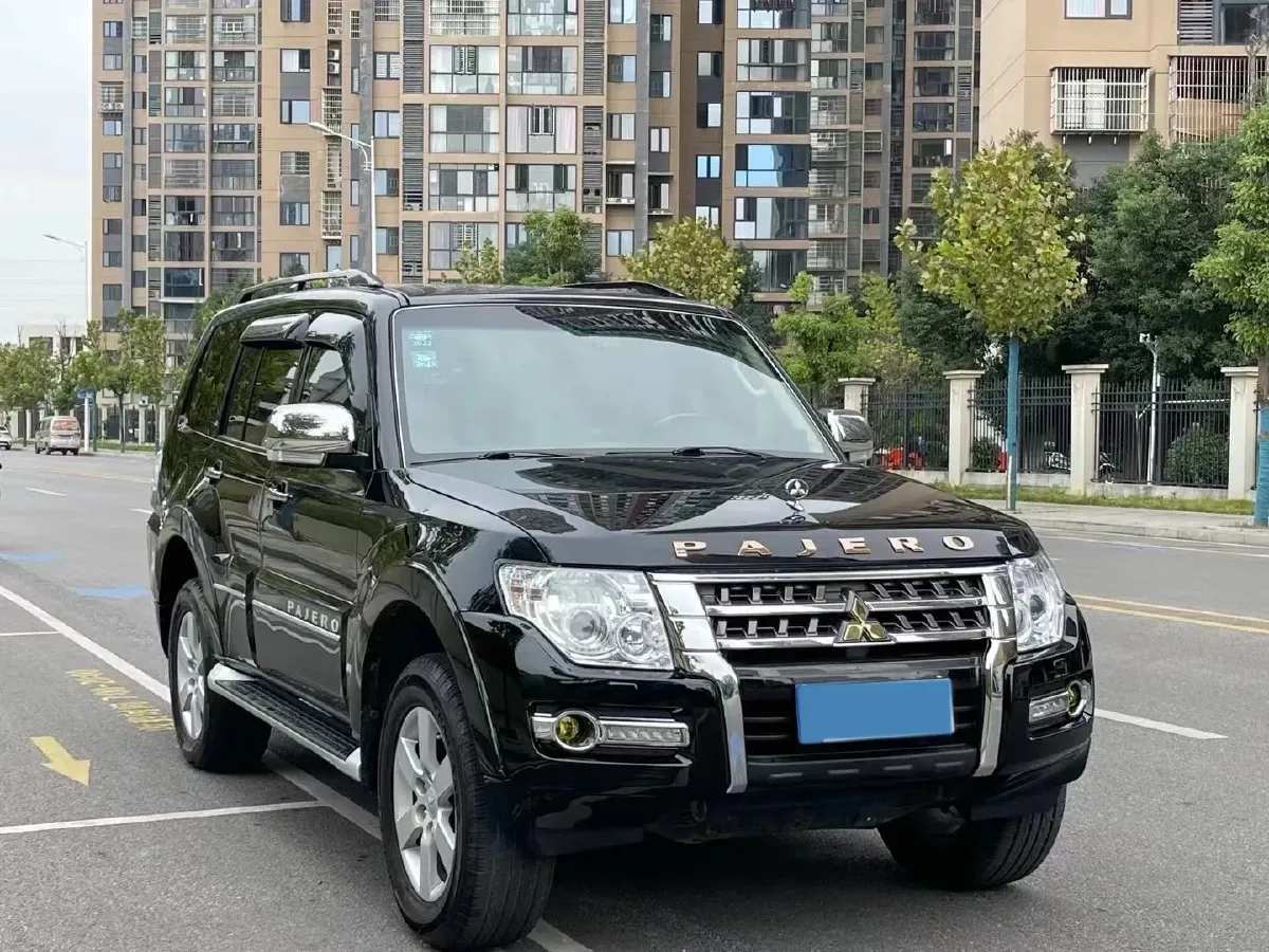 2018 Mitsubishi Pajero 3.0L 174HP V6 5AT,autocango,china used car exporter,china ev exporter,chinese used car exporter,chinese used ev exporter