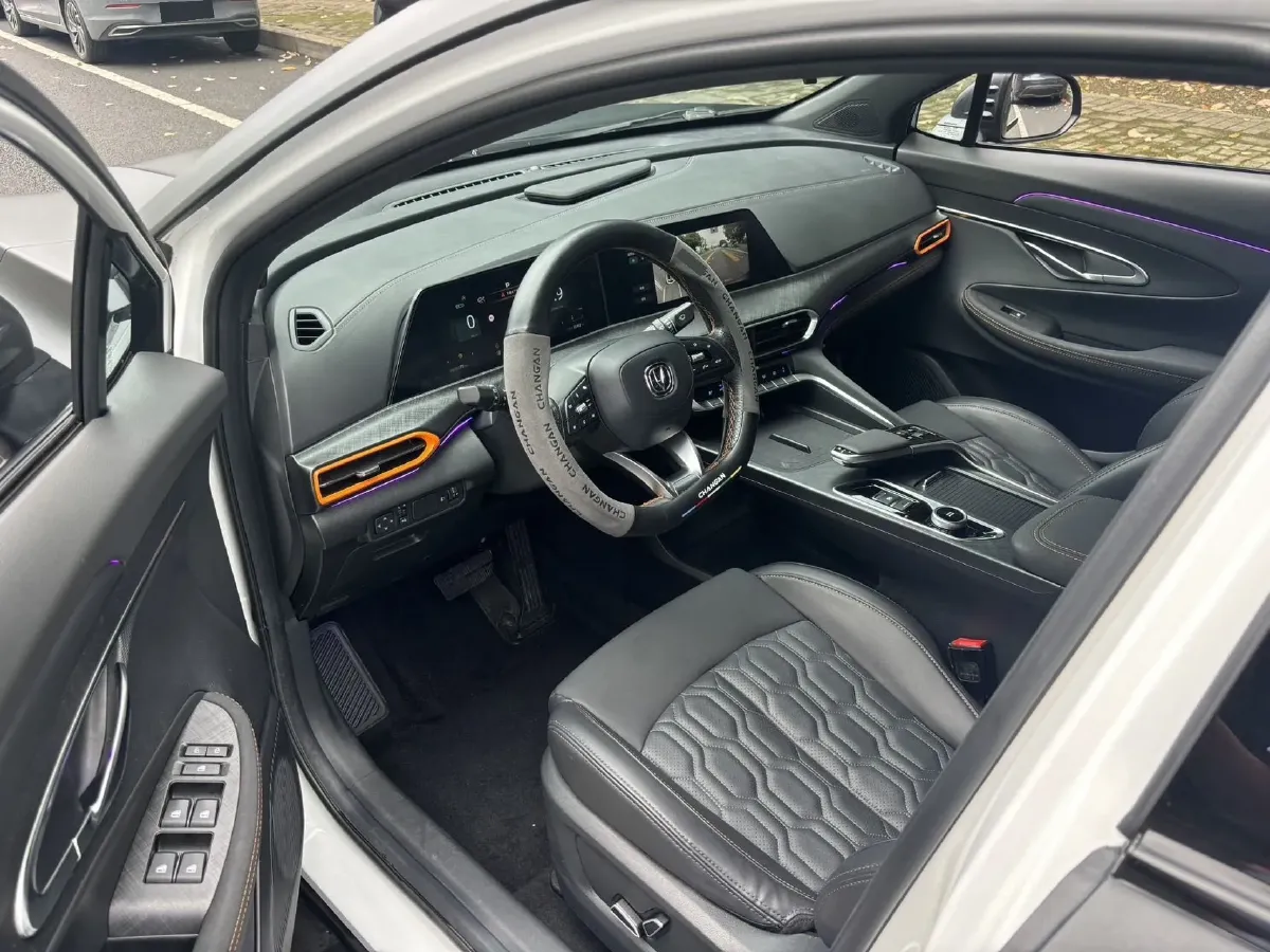 2022 ChangAn UNI-T 1.5T 188HP L4 7DCT,autocango,china used car exporter,china ev exporter,chinese used car exporter,chinese used ev exporter