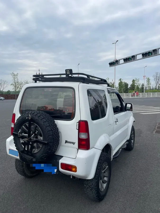 2015 Suzuki Jimny 1.3L 85HP L4 4AT,autocango,china used car exporter,china ev exporter,chinese used car exporter,chinese used ev exporter