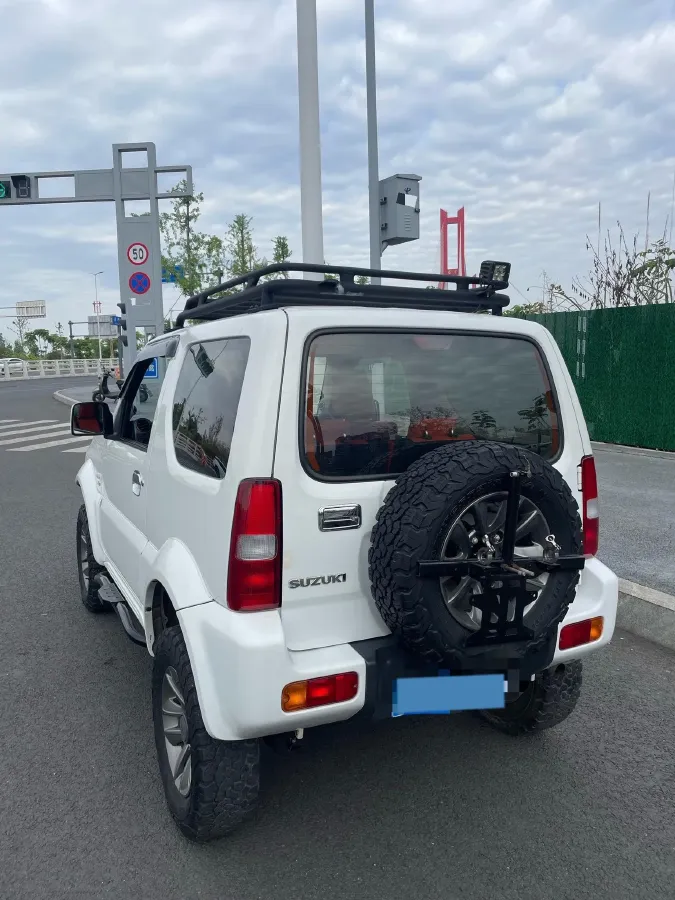 2015 Suzuki Jimny 1.3L 85HP L4 4AT,autocango,china used car exporter,china ev exporter,chinese used car exporter,chinese used ev exporter