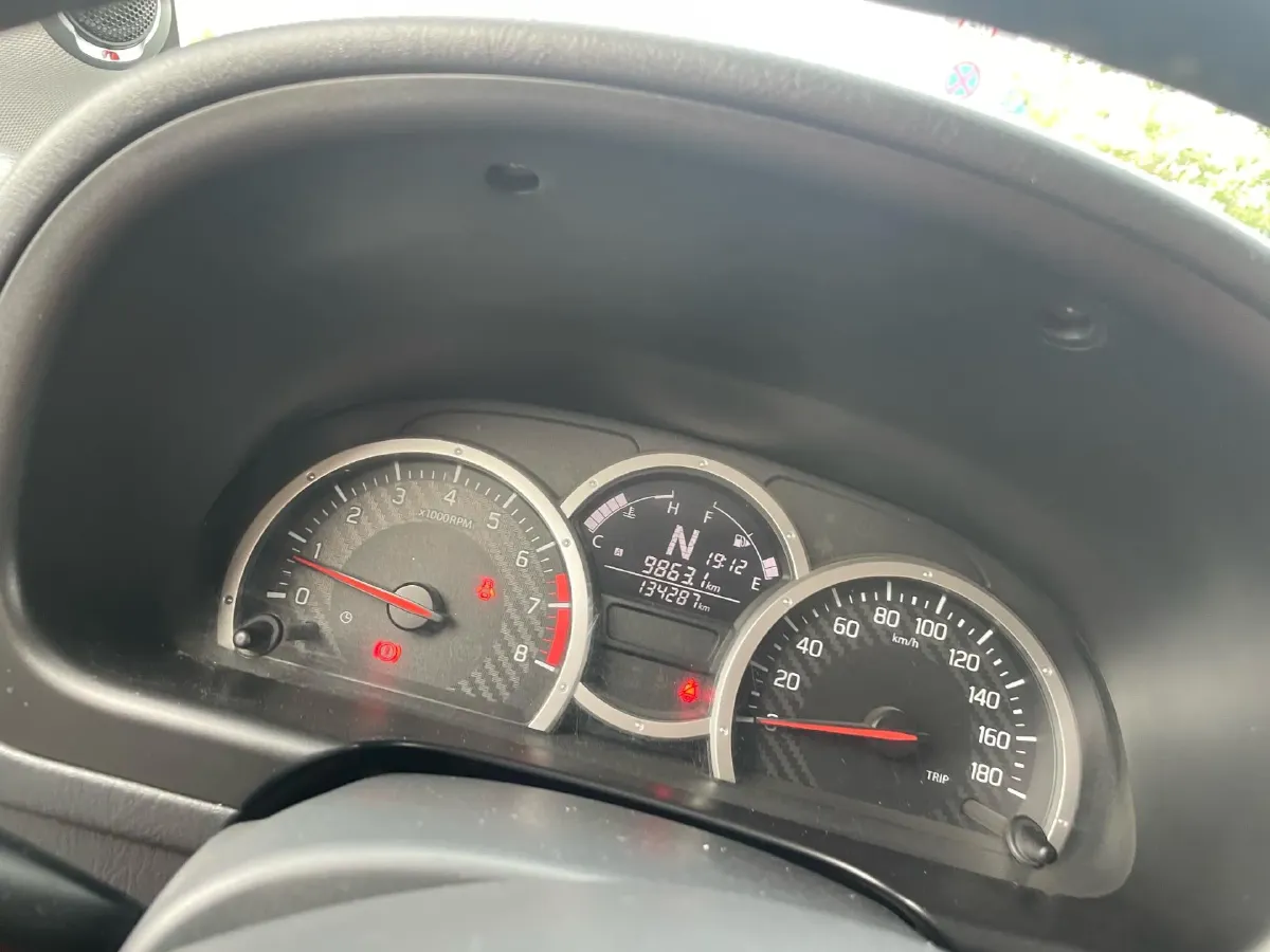 2015 Suzuki Jimny 1.3L 85HP L4 4AT,autocango,china used car exporter,china ev exporter,chinese used car exporter,chinese used ev exporter