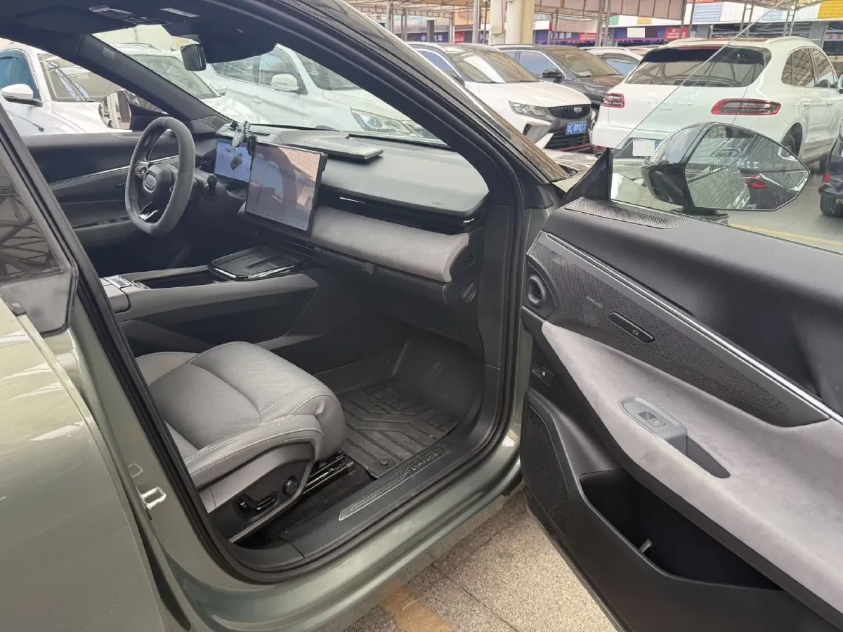 2023 LYNK&CO 08 EM-P 1.5T 163HP L4 3DHT PHEV 39.6KWH,autocango,china used car exporter,china ev exporter,chinese used car exporter,chinese used ev exporter