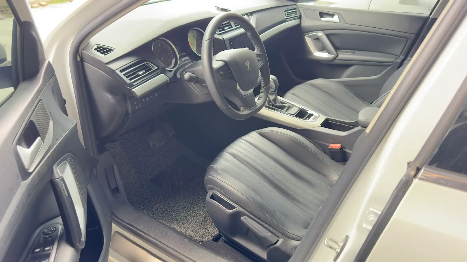 2020 Peugeot 408 1.6T 170HP L4 6AT,autocango,china used car exporter,china ev exporter,chinese used car exporter,chinese used ev exporter