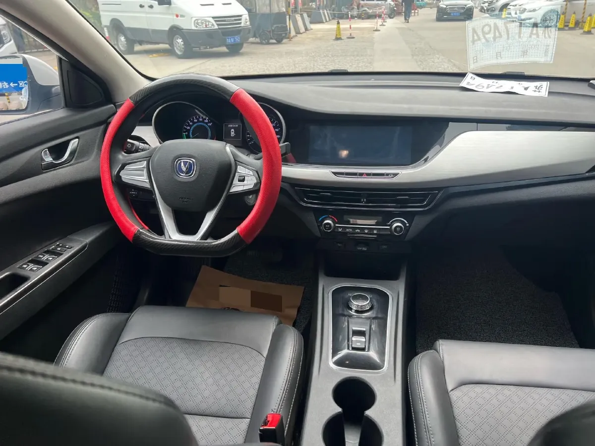 2020 Dongfeng RuiQi 6 BEV 67.09KWH,autocango,china used car exporter,china ev exporter,chinese used car exporter,chinese used ev exporter