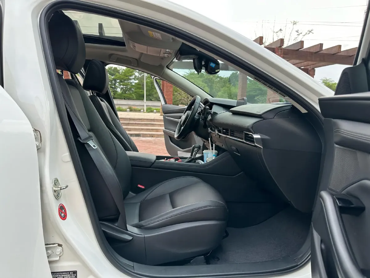 2022 Mazda 3 Axela 2.0L 158HP L4 6AT,autocango,china used car exporter,china ev exporter,chinese used car exporter,chinese used ev exporter