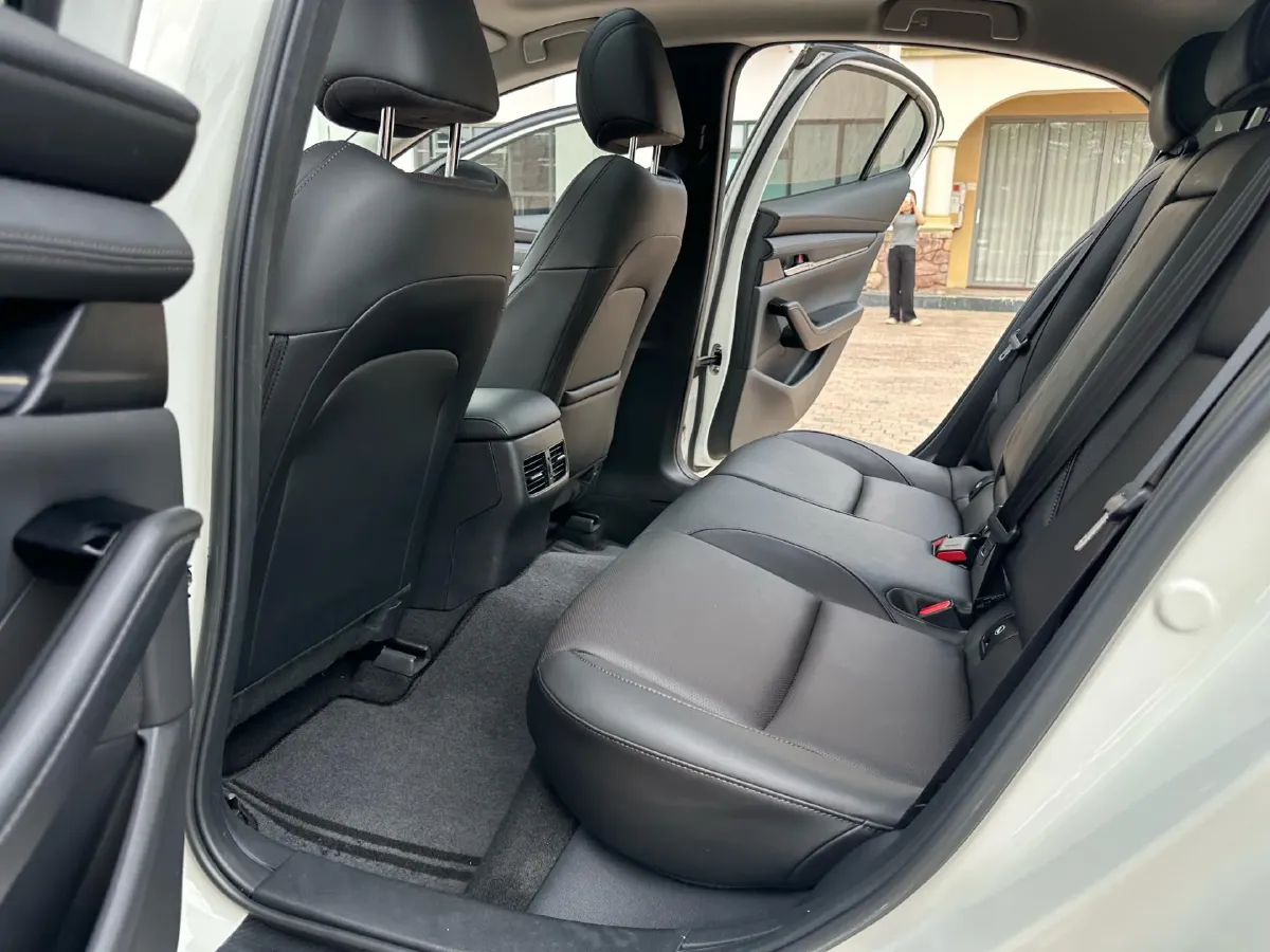 2022 Mazda 3 Axela 2.0L 158HP L4 6AT,autocango,china used car exporter,china ev exporter,chinese used car exporter,chinese used ev exporter