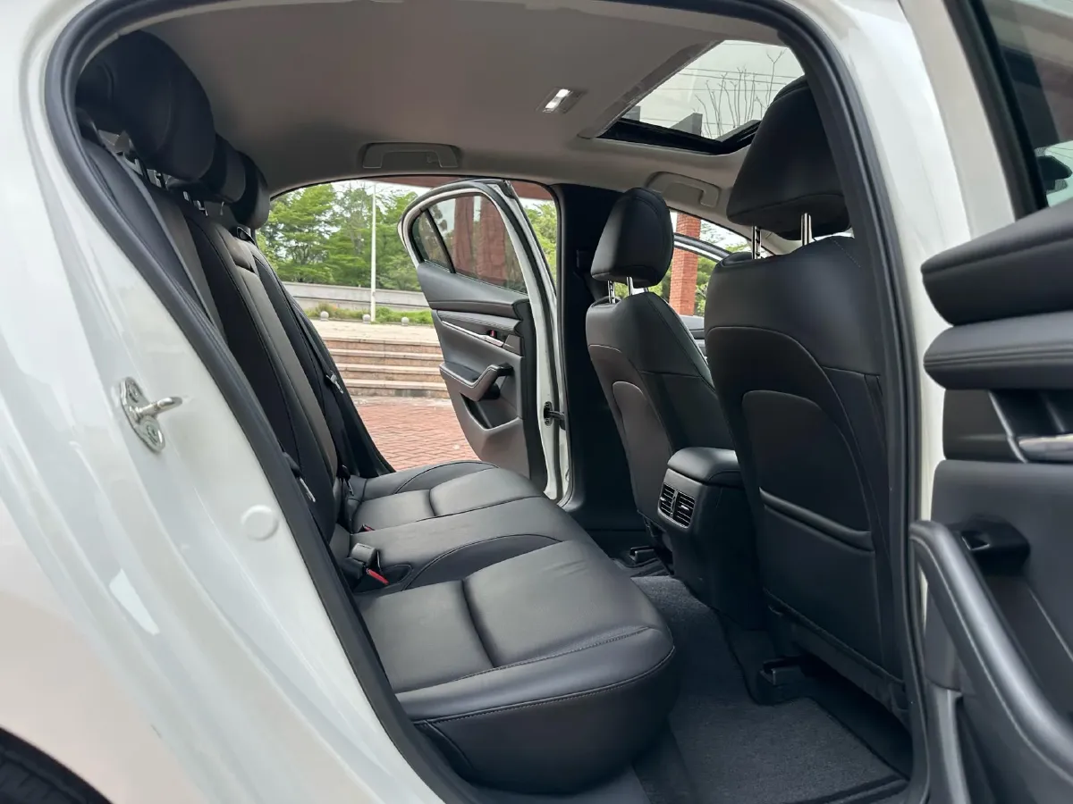 2022 Mazda 3 Axela 2.0L 158HP L4 6AT,autocango,china used car exporter,china ev exporter,chinese used car exporter,chinese used ev exporter