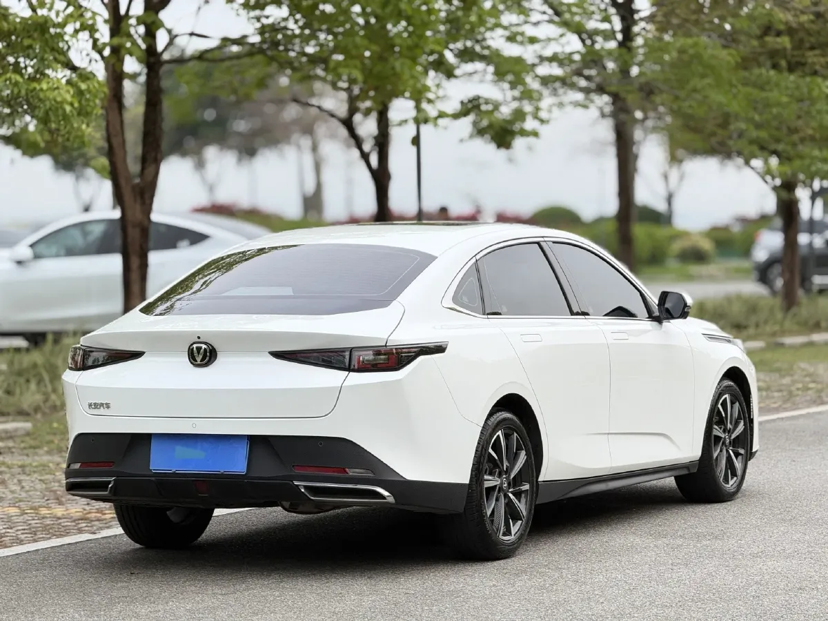 2025 ChangAn Eado 1.5T 192HP L4 7DCT,autocango,china used car exporter,china ev exporter,chinese used car exporter,chinese used ev exporter