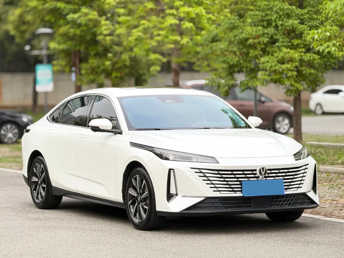 2025 ChangAn Eado 1.5T 192HP L4 7DCT,autocango,china used car exporter,china ev exporter,chinese used car exporter,chinese used ev exporter