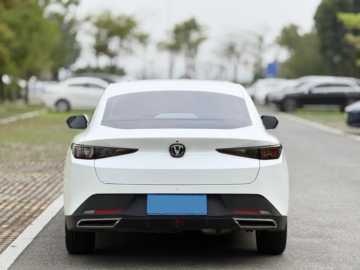 2025 ChangAn Eado 1.5T 192HP L4 7DCT,autocango,china used car exporter,china ev exporter,chinese used car exporter,chinese used ev exporter