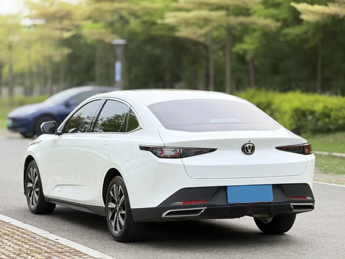 2025 ChangAn Eado 1.5T 192HP L4 7DCT,autocango,china used car exporter,china ev exporter,chinese used car exporter,chinese used ev exporter