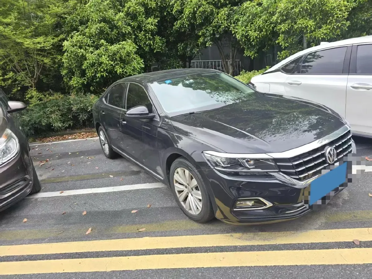 2020 Volkswagen Passat 2.0T 186HP L4 7DCT,autocango,china used car exporter,china ev exporter,chinese used car exporter,chinese used ev exporter