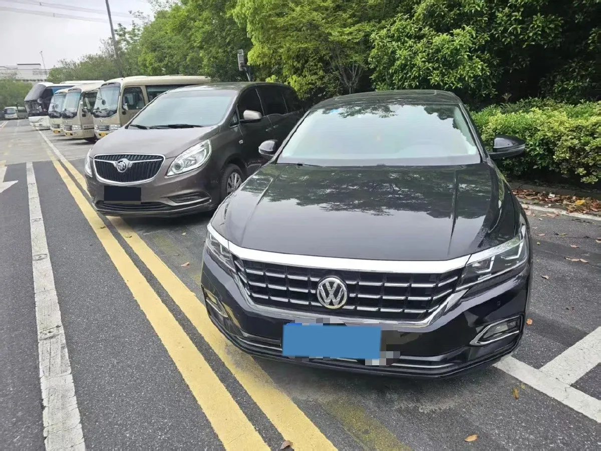 2020 Volkswagen Passat 2.0T 186HP L4 7DCT,autocango,china used car exporter,china ev exporter,chinese used car exporter,chinese used ev exporter