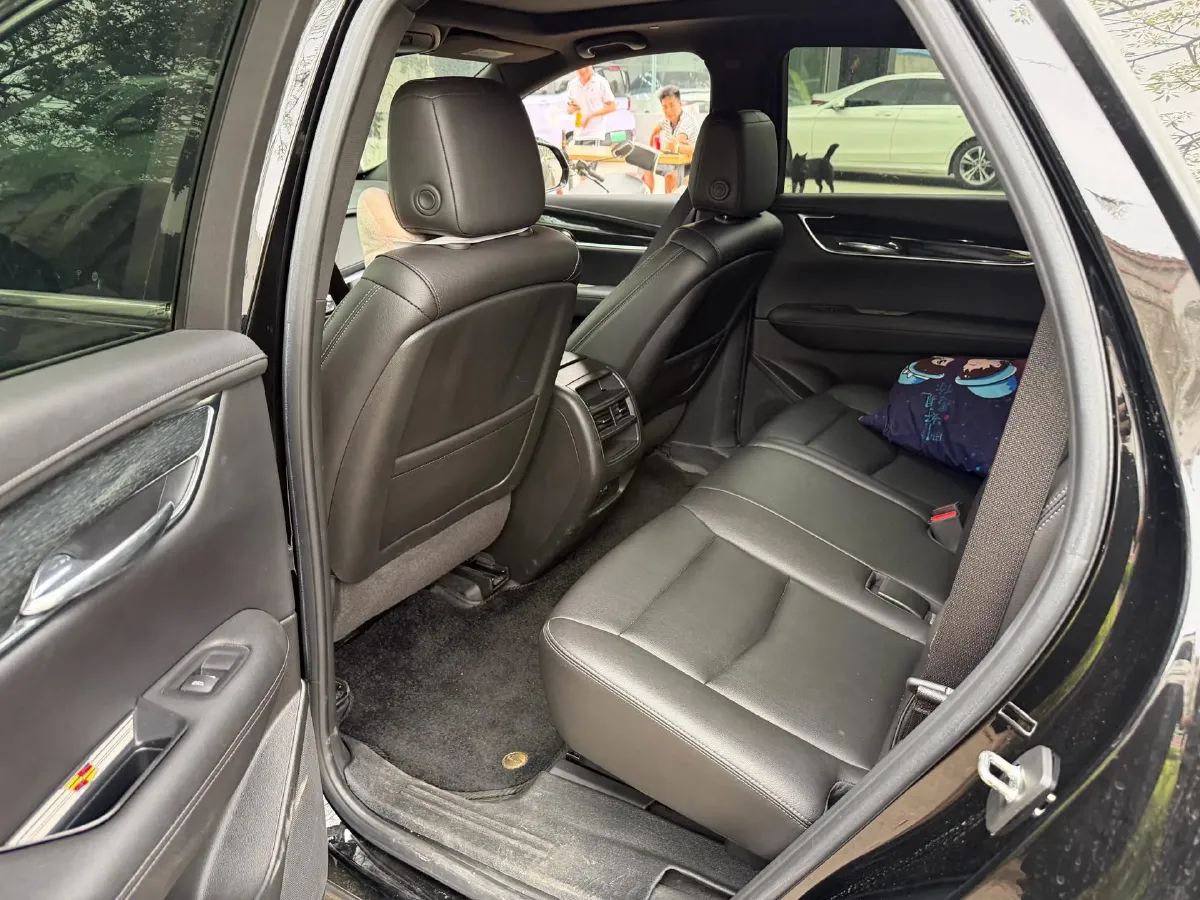 2022 Cadillac XT5 2.0T 237HP L4 9AT,autocango,china used car exporter,china ev exporter,chinese used car exporter,chinese used ev exporter