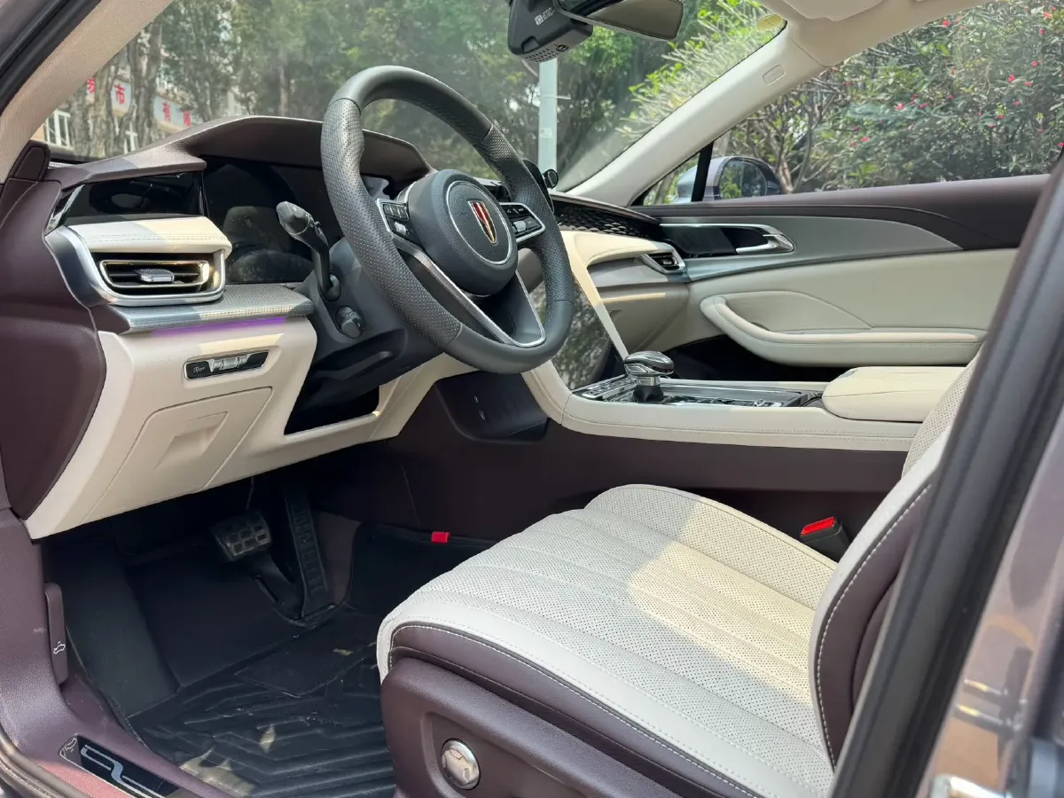 2023 HongQi H5 2.0T 224HP L4 8AT,autocango,china used car exporter,china ev exporter,chinese used car exporter,chinese used ev exporter