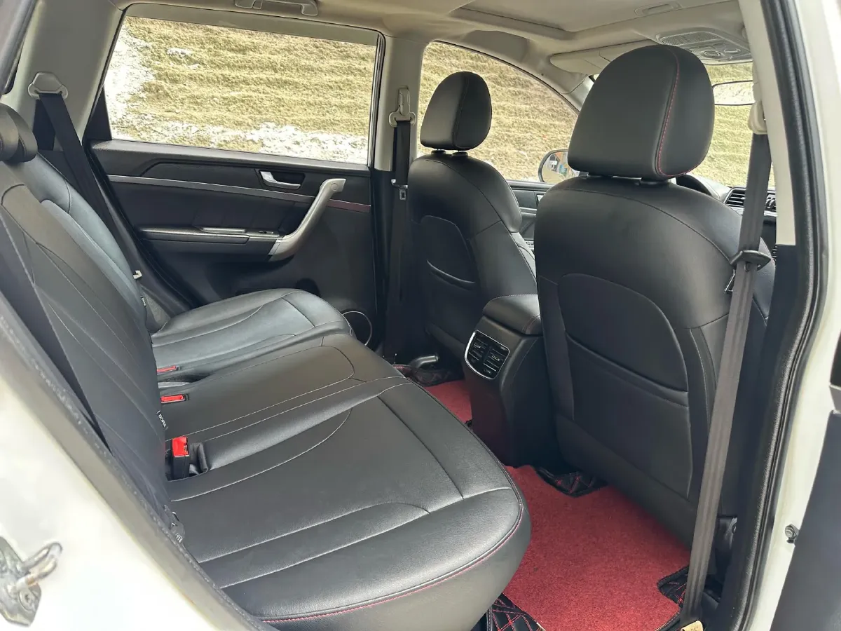 2019 Haval M6 1.5T 150HP L4 7DCT,autocango,china used car exporter,china ev exporter,chinese used car exporter,chinese used ev exporter