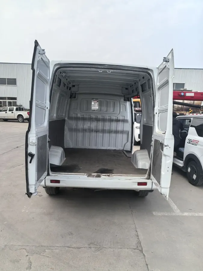 2019 MAXUS XinTu V80 2.0T 139HP L4 6MT,autocango,china used car exporter,china ev exporter,chinese used car exporter,chinese used ev exporter