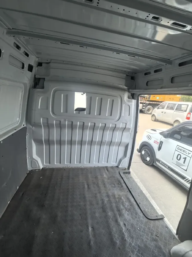 2019 MAXUS XinTu V80 2.0T 139HP L4 6MT,autocango,china used car exporter,china ev exporter,chinese used car exporter,chinese used ev exporter