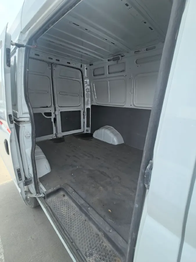 2019 MAXUS XinTu V80 2.0T 139HP L4 6MT,autocango,china used car exporter,china ev exporter,chinese used car exporter,chinese used ev exporter