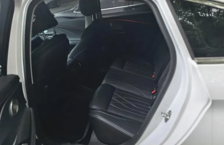 2025 Chery Arrizo 8 1.6T 197HP L4 7DCT,autocango,china used car exporter,china ev exporter,chinese used car exporter,chinese used ev exporter