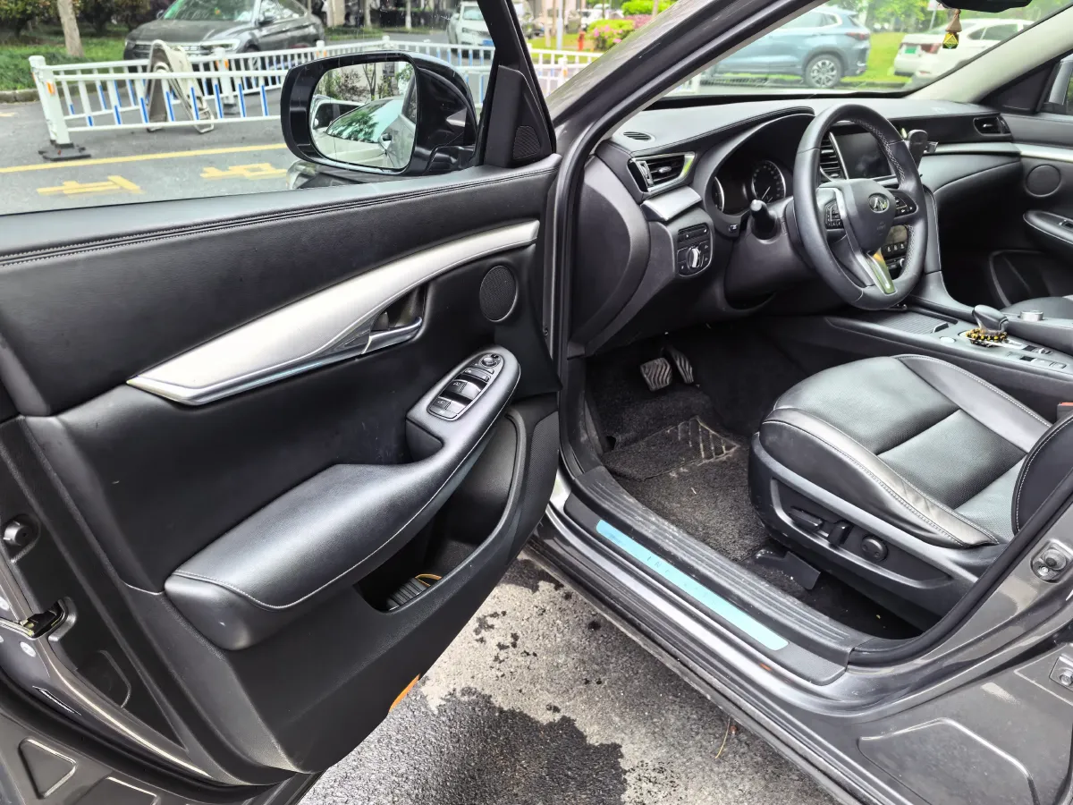 2020 Infiniti QX50 2.0T 272HP L4 CVT,autocango,china used car exporter,china ev exporter,chinese used car exporter,chinese used ev exporter