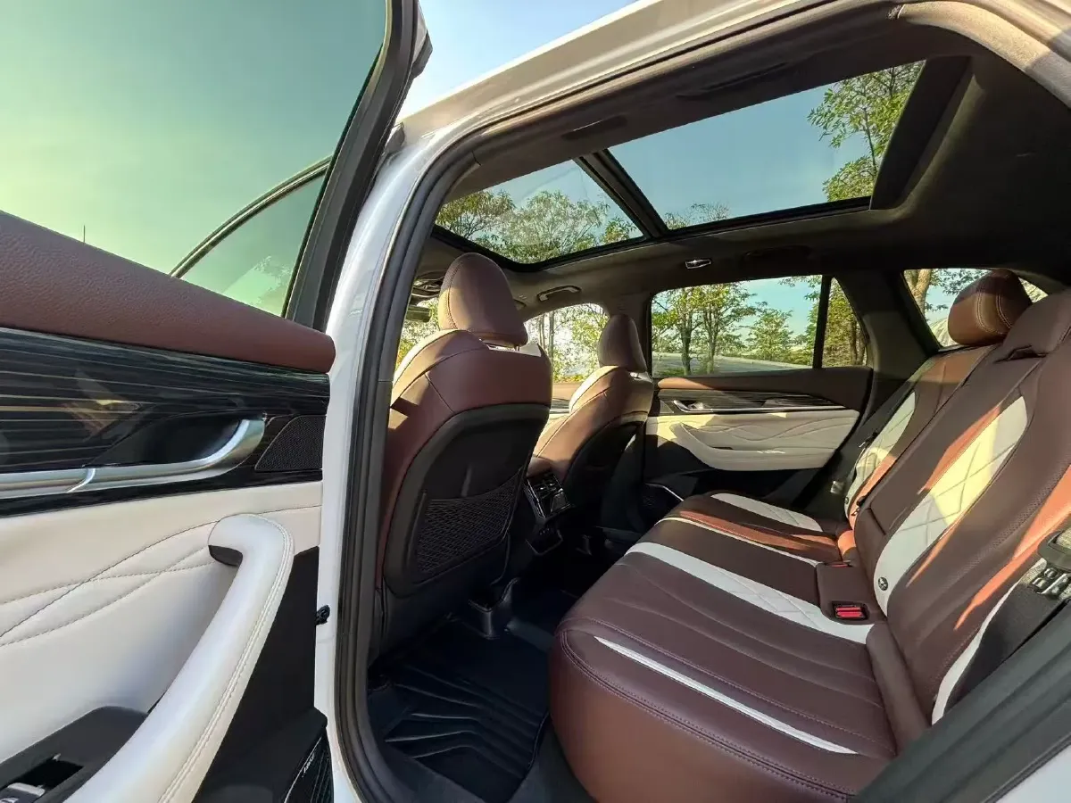 2021 Geely Monjaro 2.0T 218HP L4 7DCT,autocango,china used car exporter,china ev exporter,chinese used car exporter,chinese used ev exporter