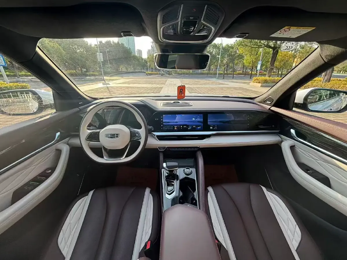 2021 Geely Monjaro 2.0T 218HP L4 7DCT,autocango,china used car exporter,china ev exporter,chinese used car exporter,chinese used ev exporter