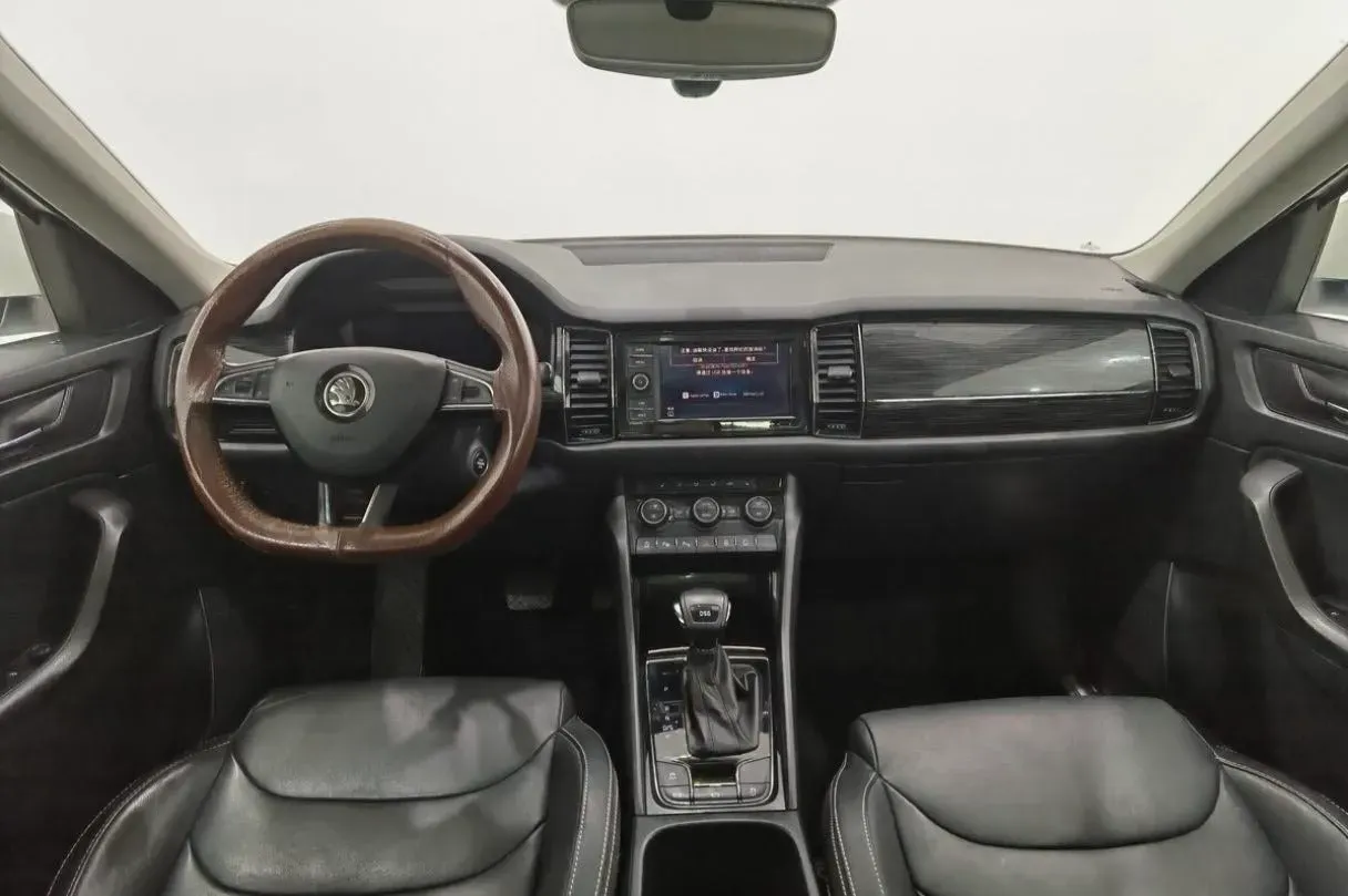 2020 Skoda Kodiak 2.0T 186HP L4 7DCT,autocango,china used car exporter,china ev exporter,chinese used car exporter,chinese used ev exporter