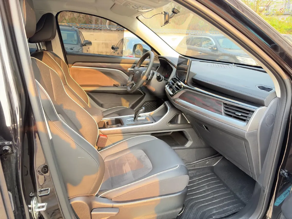 2023 Haval H6 1.5T 150HP L4 7DCT,autocango,china used car exporter,china ev exporter,chinese used car exporter,chinese used ev exporter