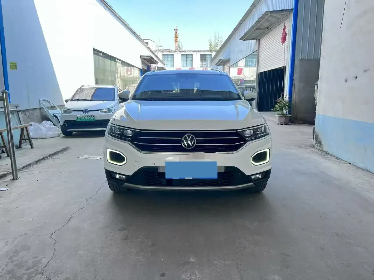 2022 Volkswagen T-Roc 1.4T 150HP L4 7DCT,autocango,china used car exporter,china ev exporter,chinese used car exporter,chinese used ev exporter