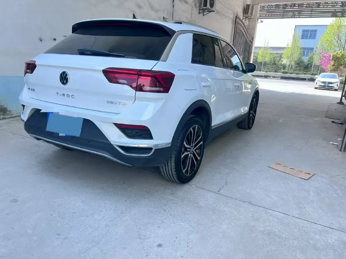2022 Volkswagen T-Roc 1.4T 150HP L4 7DCT,autocango,china used car exporter,china ev exporter,chinese used car exporter,chinese used ev exporter