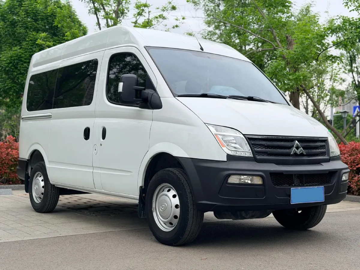 2020 MAXUS XinTu V80 2.5T 136HP L4 6MT,autocango,china used car exporter,china ev exporter,chinese used car exporter,chinese used ev exporter